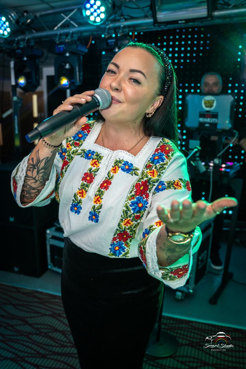 Diana Onofrei singing